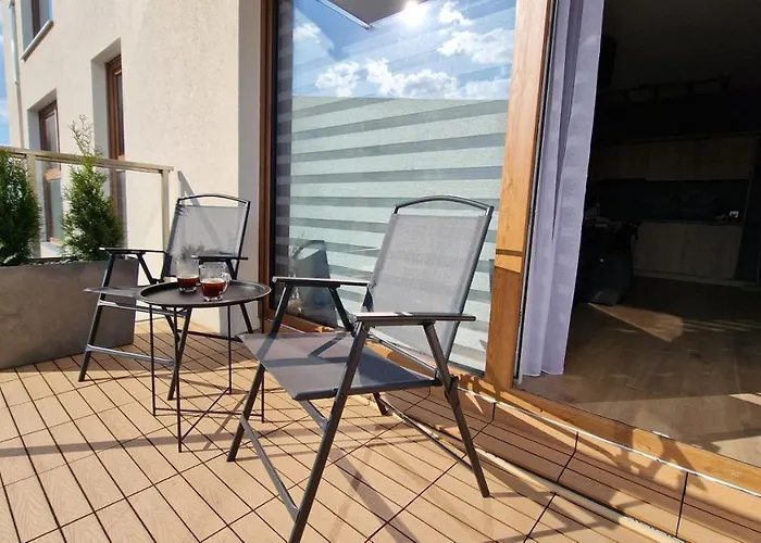 Apartament Salonet Airport & Mtp